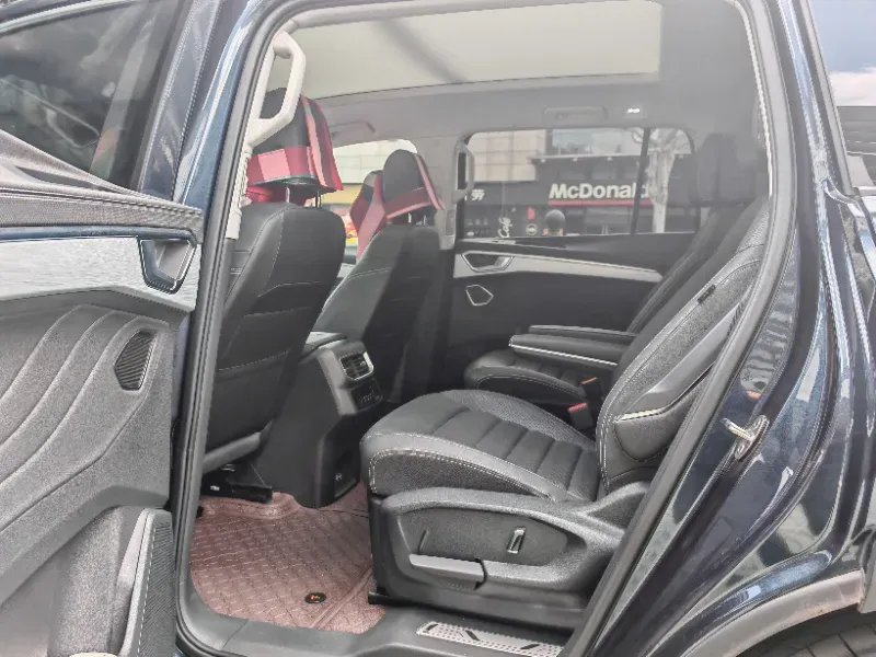 2023 Volkswagen Talagon 2.0T 220HP L4 7DCT,autocango,china used car exporter,china ev exporter,chinese used car exporter,chinese used ev exporter