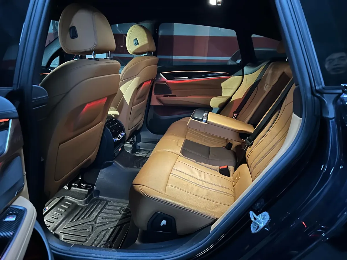 2022 BMW 6 Series GT 2.0T 245HP L4 8AT,autocango,china used car exporter,china ev exporter,chinese used car exporter,chinese used ev exporter