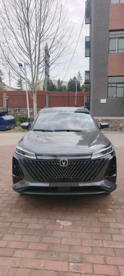 2022 ChangAn CS75 Plus 2.0T 233HP L4 8AT,autocango,china used car exporter,china ev exporter,chinese used car exporter,chinese used ev exporter