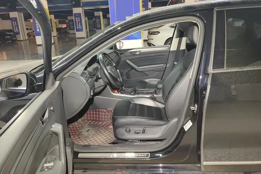 2017 Volkswagen Passat 1.8T 180HP L4 7DCT,autocango,china used car exporter,china ev exporter,chinese used car exporter,chinese used ev exporter