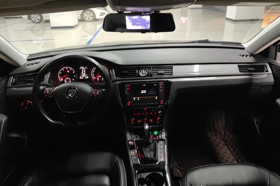 2017 Volkswagen Passat 1.8T 180HP L4 7DCT,autocango,china used car exporter,china ev exporter,chinese used car exporter,chinese used ev exporter