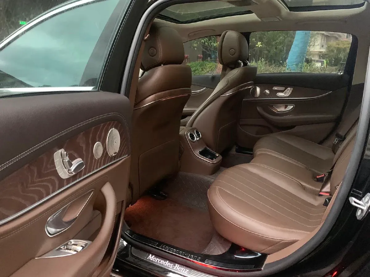 2022 Mercedes-Benz E Class 2.0T 258HP L4 9AT,autocango,china used car exporter,china ev exporter,chinese used car exporter,chinese used ev exporter