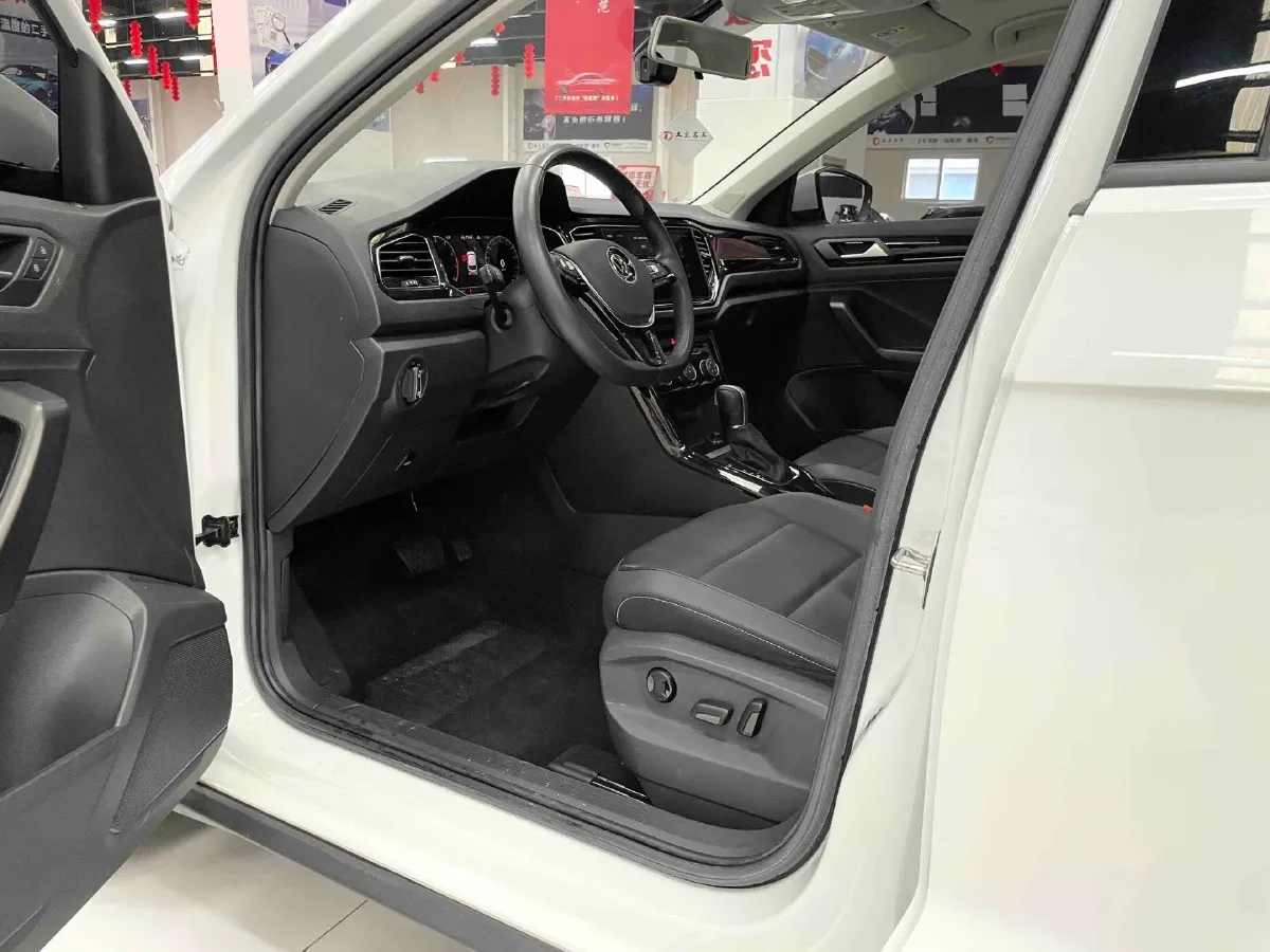 2022 Volkswagen T-Roc 1.4T 150HP L4 7DCT,autocango,china used car exporter,china ev exporter,chinese used car exporter,chinese used ev exporter
