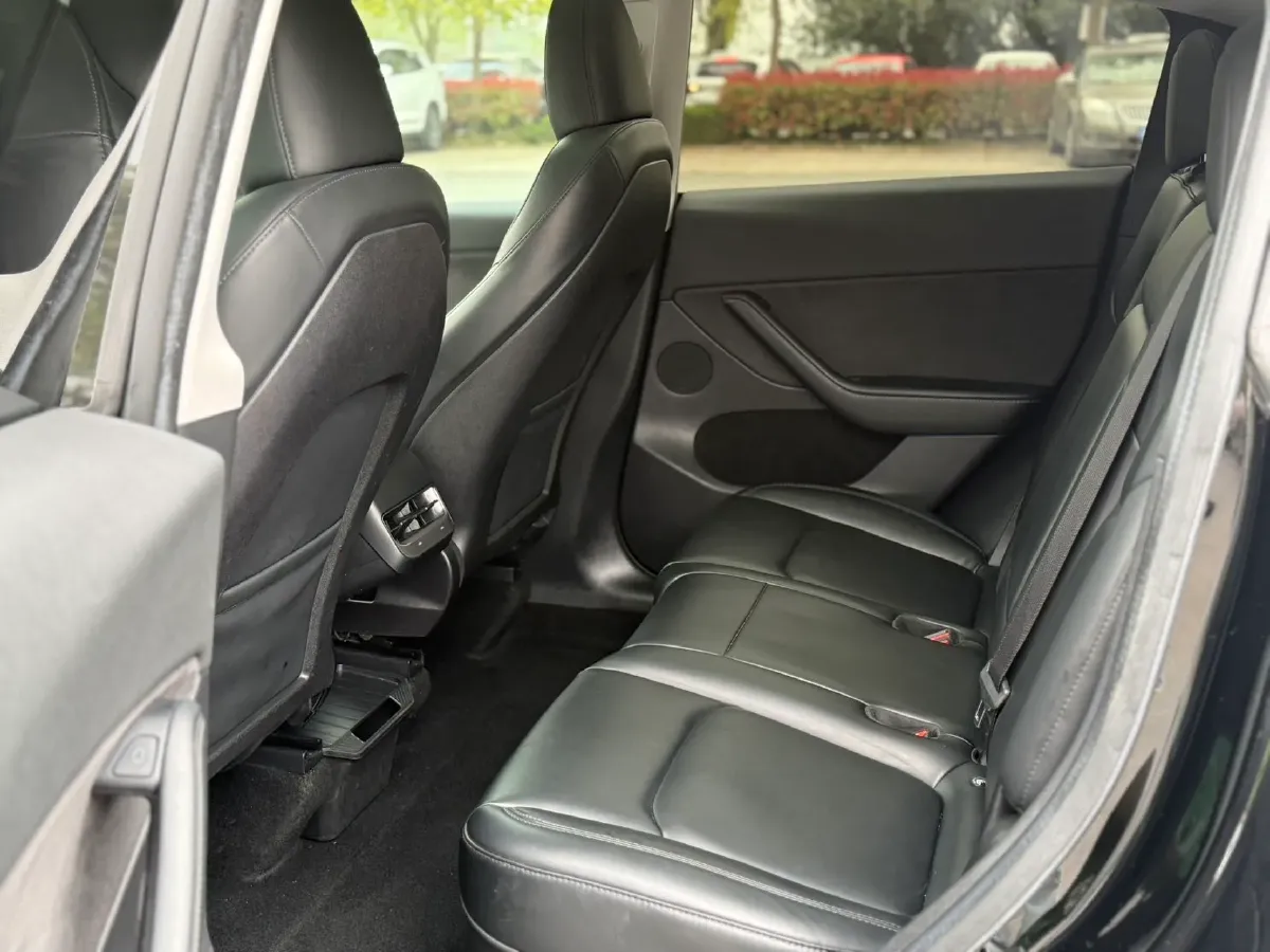 2022 Tesla Model Y BEV 60KWH,autocango,china used car exporter,china ev exporter,chinese used car exporter,chinese used ev exporter