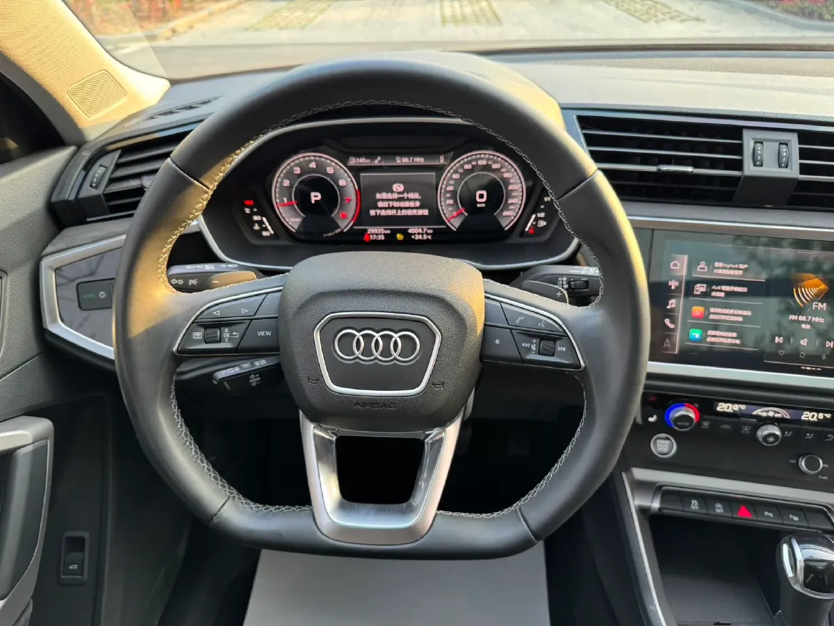 2022 Audi Q3 1.4T 150HP L4 7DCT,autocango,china used car exporter,china ev exporter,chinese used car exporter,chinese used ev exporter