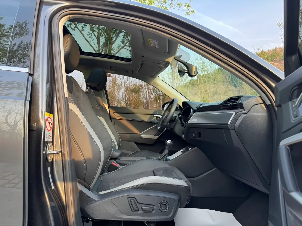 2022 Audi Q3 1.4T 150HP L4 7DCT,autocango,china used car exporter,china ev exporter,chinese used car exporter,chinese used ev exporter