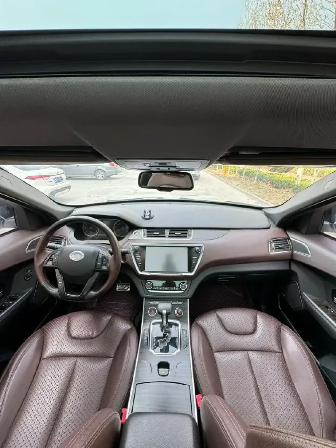 2018 Landwind X7 1.5T 163HP L4 8AT,autocango,china used car exporter,china ev exporter,chinese used car exporter,chinese used ev exporter