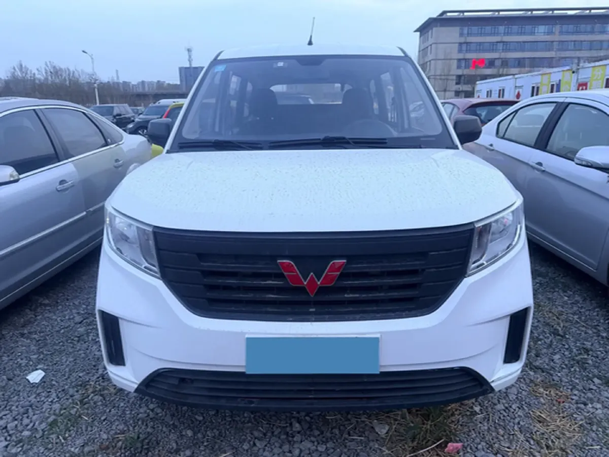 2020 BaoJun RC-5 1.5L 99HP L4 6MT,autocango,china used car exporter,china ev exporter,chinese used car exporter,chinese used ev exporter