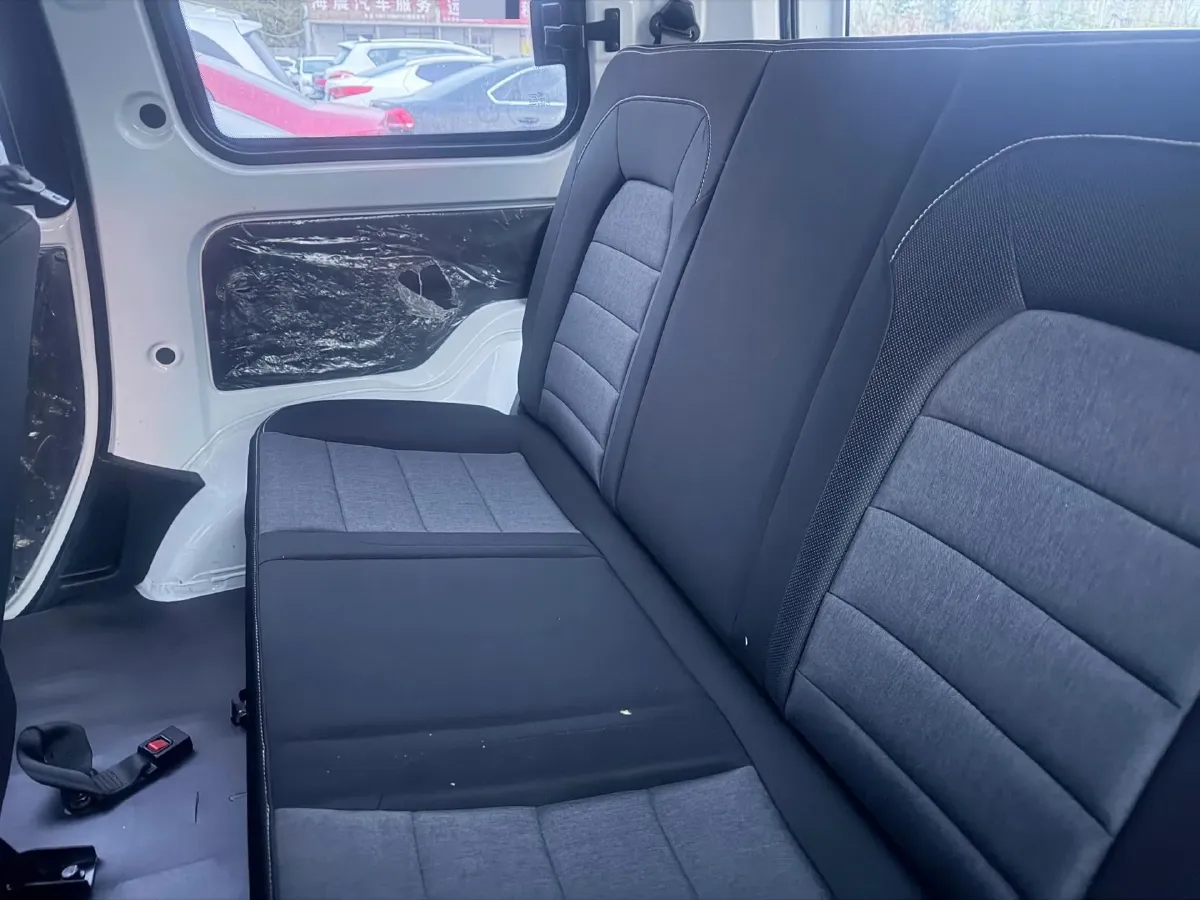 2020 BaoJun RC-5 1.5L 99HP L4 6MT,autocango,china used car exporter,china ev exporter,chinese used car exporter,chinese used ev exporter