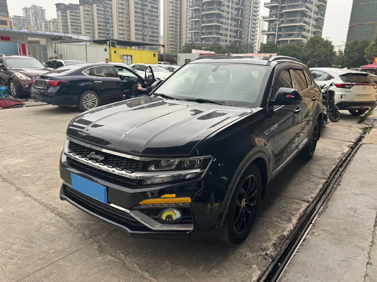 2017 Zotye Damy X7 1.8T 177HP L4 5MT,autocango,china used car exporter,china ev exporter,chinese used car exporter,chinese used ev exporter