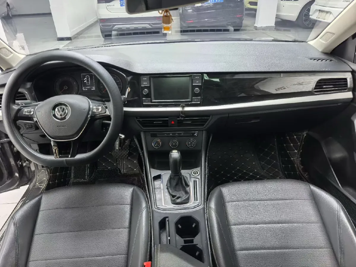 2018 Landwind XiaoYao 1.5T 163HP L4 CVT,autocango,china used car exporter,china ev exporter,chinese used car exporter,chinese used ev exporter