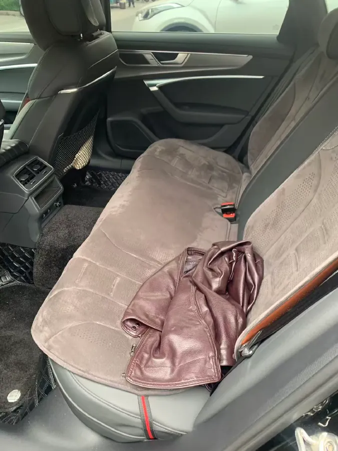 2023 Audi A6L 2.0T 190HP L4 7DCT,autocango,china used car exporter,china ev exporter,chinese used car exporter,chinese used ev exporter