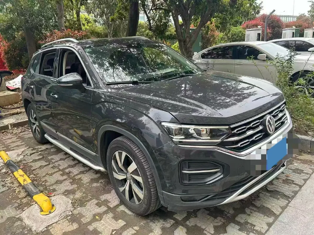 2019 Jeep Cherokee 2.0T 234HP L4 9AT,autocango,china used car exporter,china ev exporter,chinese used car exporter,chinese used ev exporter