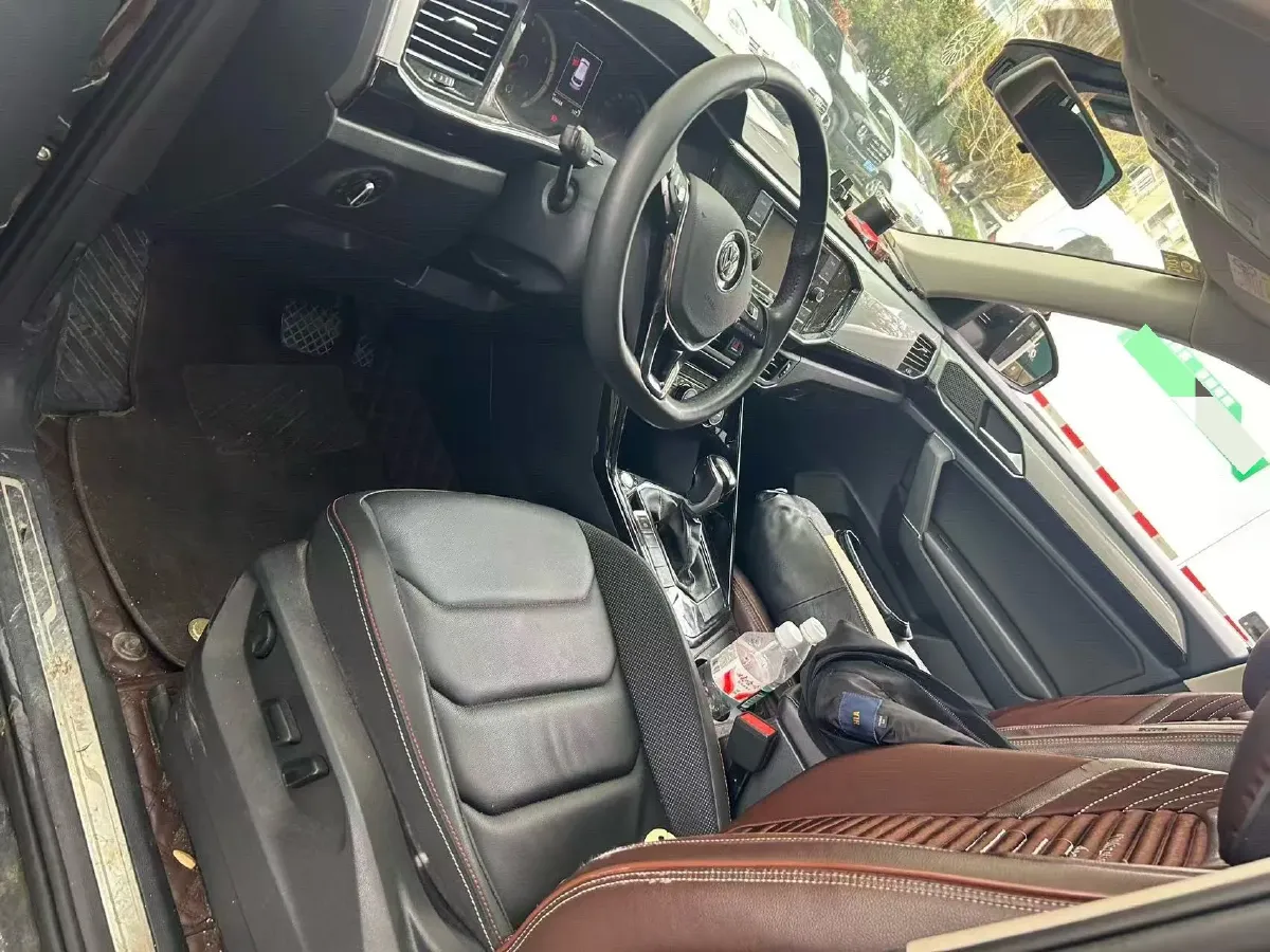 2019 Jeep Cherokee 2.0T 234HP L4 9AT,autocango,china used car exporter,china ev exporter,chinese used car exporter,chinese used ev exporter