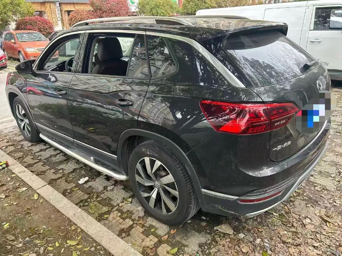 2019 Jeep Cherokee 2.0T 234HP L4 9AT,autocango,china used car exporter,china ev exporter,chinese used car exporter,chinese used ev exporter