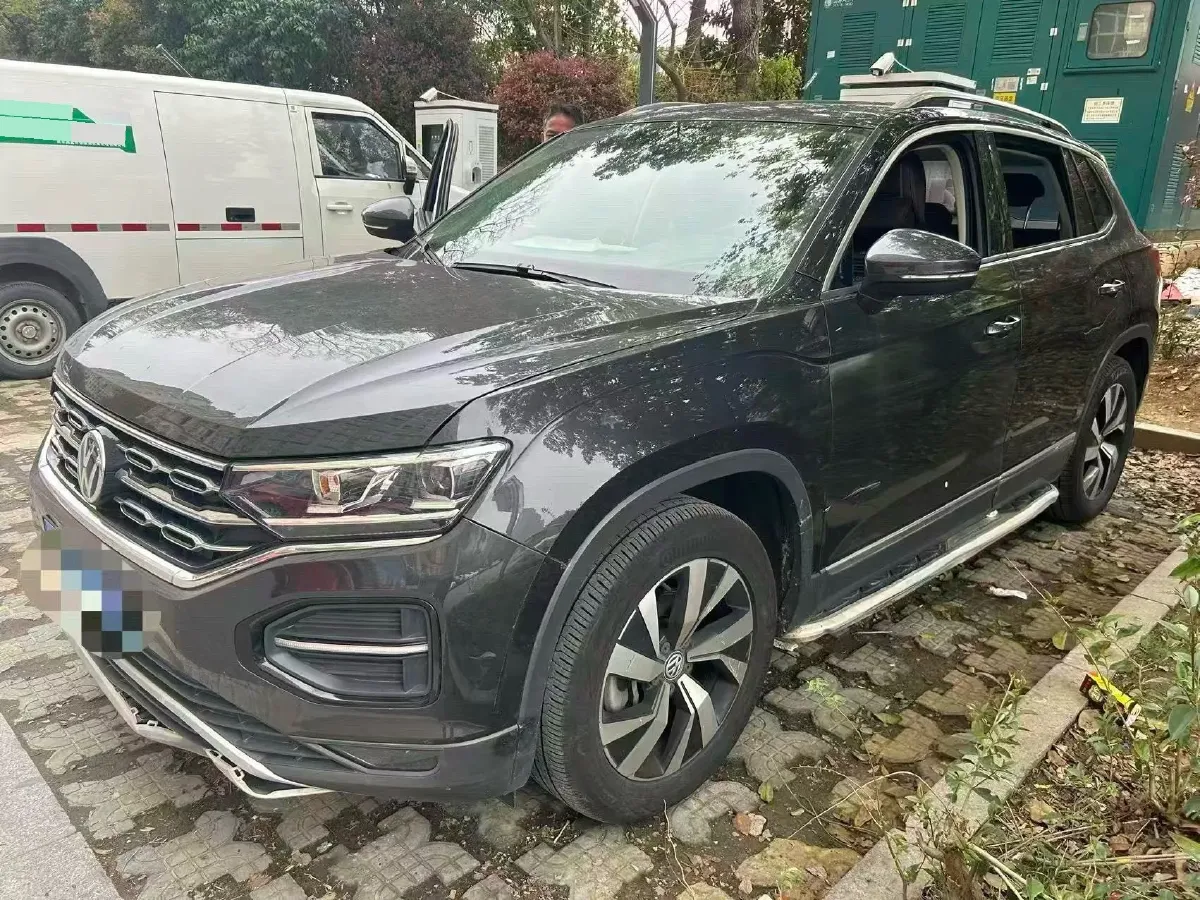 2019 Jeep Cherokee 2.0T 234HP L4 9AT,autocango,china used car exporter,china ev exporter,chinese used car exporter,chinese used ev exporter