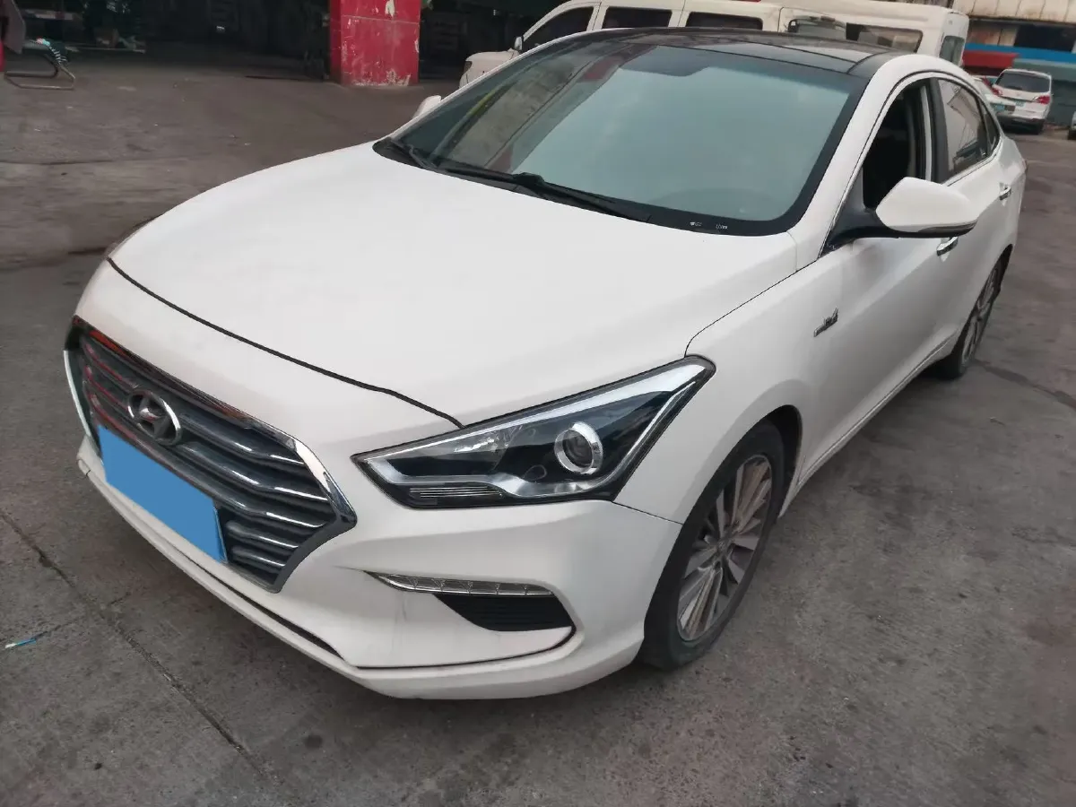 2016 Hyundai Mistra 1.6T 175HP L4 7DCT,autocango,china used car exporter,china ev exporter,chinese used car exporter,chinese used ev exporter