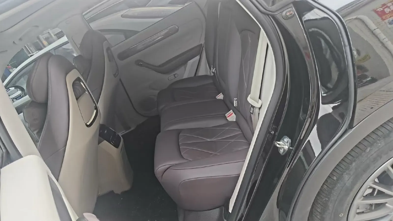 2024 Leapmotor C11 1.5L 95HP L4 REEV 43.74KWH,autocango,china used car exporter,china ev exporter,chinese used car exporter,chinese used ev exporter