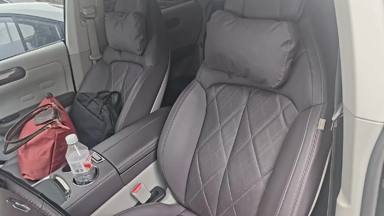 2024 Leapmotor C11 1.5L 95HP L4 REEV 43.74KWH,autocango,china used car exporter,china ev exporter,chinese used car exporter,chinese used ev exporter