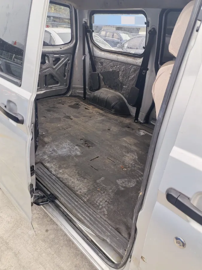 2014 WuLing RongGuang 1.5L 107HP L4 5MT,autocango,china used car exporter,china ev exporter,chinese used car exporter,chinese used ev exporter