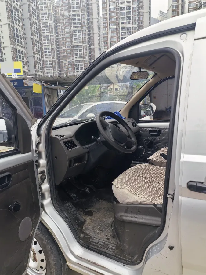 2014 WuLing RongGuang 1.5L 107HP L4 5MT,autocango,china used car exporter,china ev exporter,chinese used car exporter,chinese used ev exporter