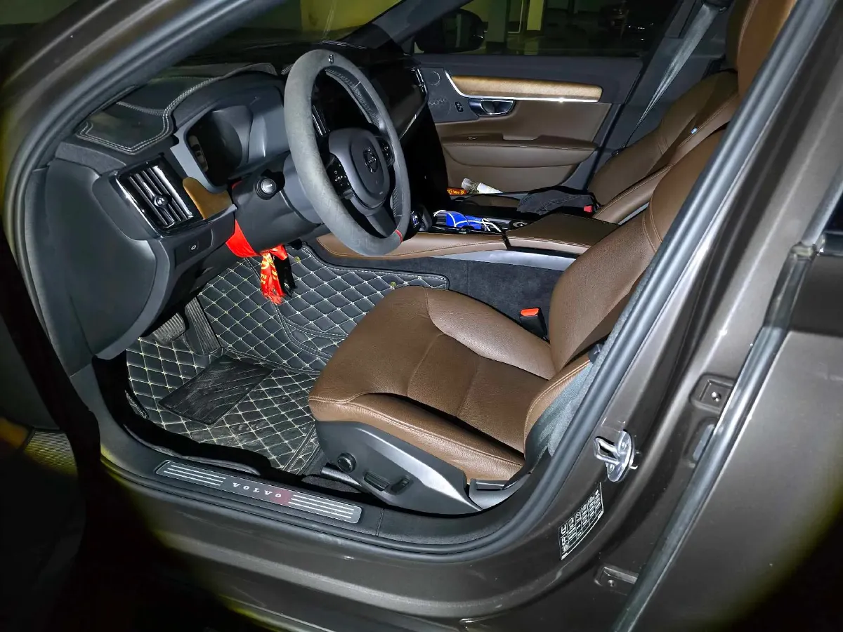 2025 Volvo S90 2.0T 250HP L4 8AT,autocango,china used car exporter,china ev exporter,chinese used car exporter,chinese used ev exporter