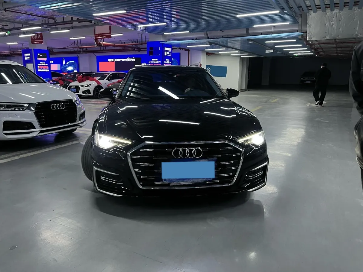 2023 Audi A6L 2.0T 245HP L4 7DCT,autocango,china used car exporter,china ev exporter,chinese used car exporter,chinese used ev exporter