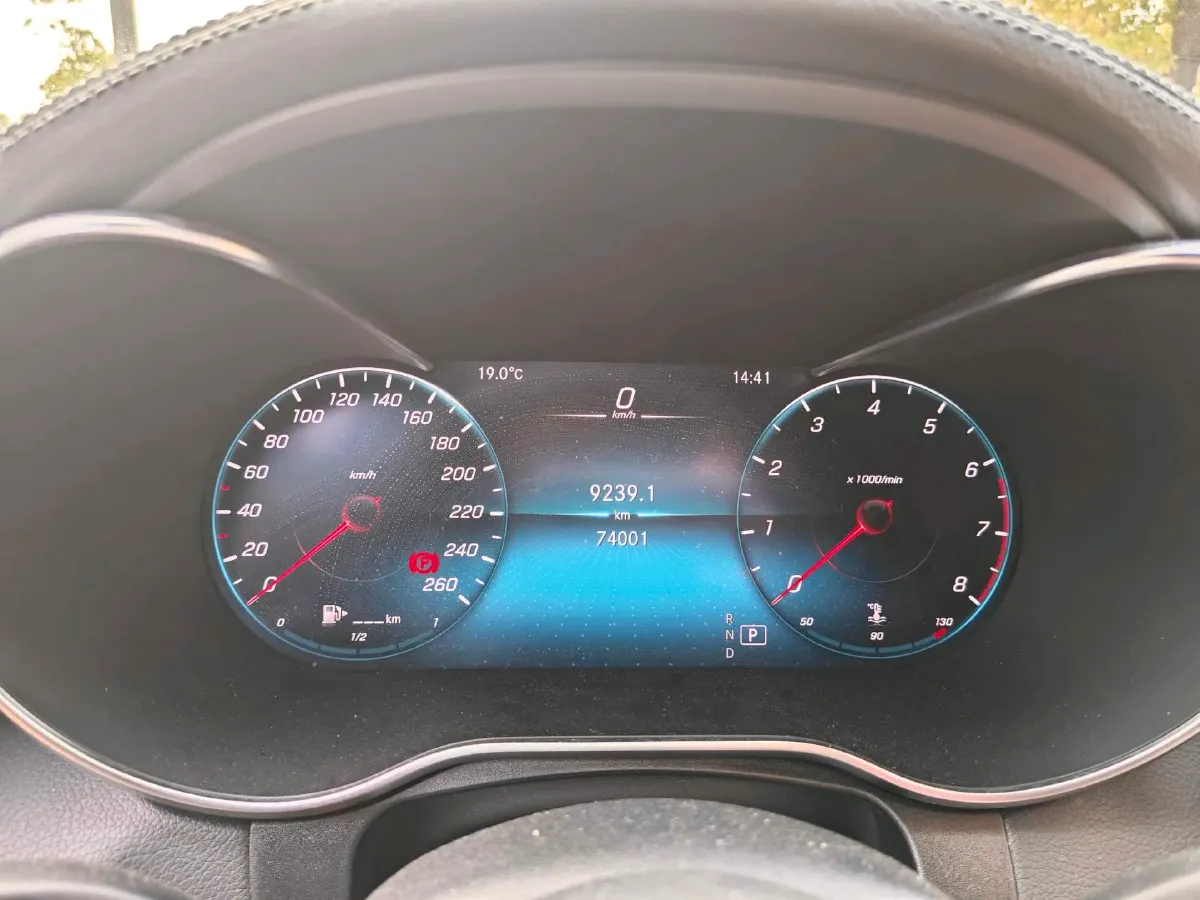 2023 Mercedes-Benz GLC Coupe 2.0T 197HP L4 9AT,autocango,china used car exporter,china ev exporter,chinese used car exporter,chinese used ev exporter