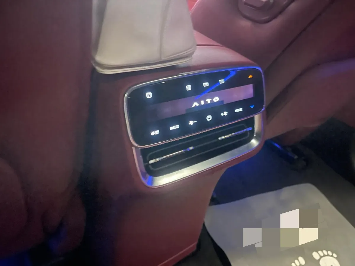 2025 AITO AITO M8 REEV 160HP REEV 53.4KWH,autocango,china used car exporter,china ev exporter,chinese used car exporter,chinese used ev exporter