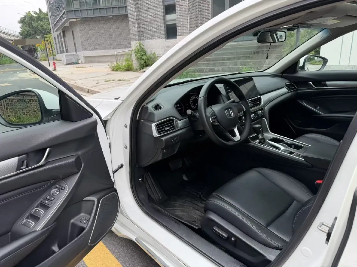 2022 Honda Accord 1.5T 194HP L4 CVT,autocango,china used car exporter,china ev exporter,chinese used car exporter,chinese used ev exporter