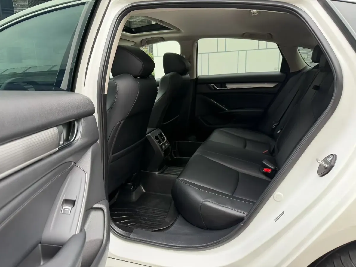 2022 Honda Accord 1.5T 194HP L4 CVT,autocango,china used car exporter,china ev exporter,chinese used car exporter,chinese used ev exporter