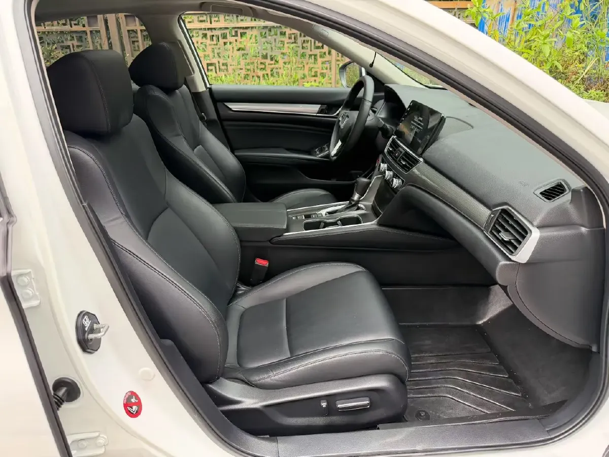 2022 Honda Accord 1.5T 194HP L4 CVT,autocango,china used car exporter,china ev exporter,chinese used car exporter,chinese used ev exporter