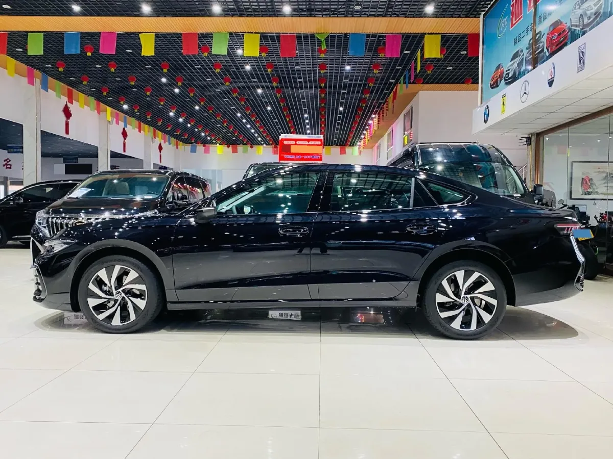 2025 Volkswagen Passat 2.0T 220HP L4 7DCT,autocango,china used car exporter,china ev exporter,chinese used car exporter,chinese used ev exporter