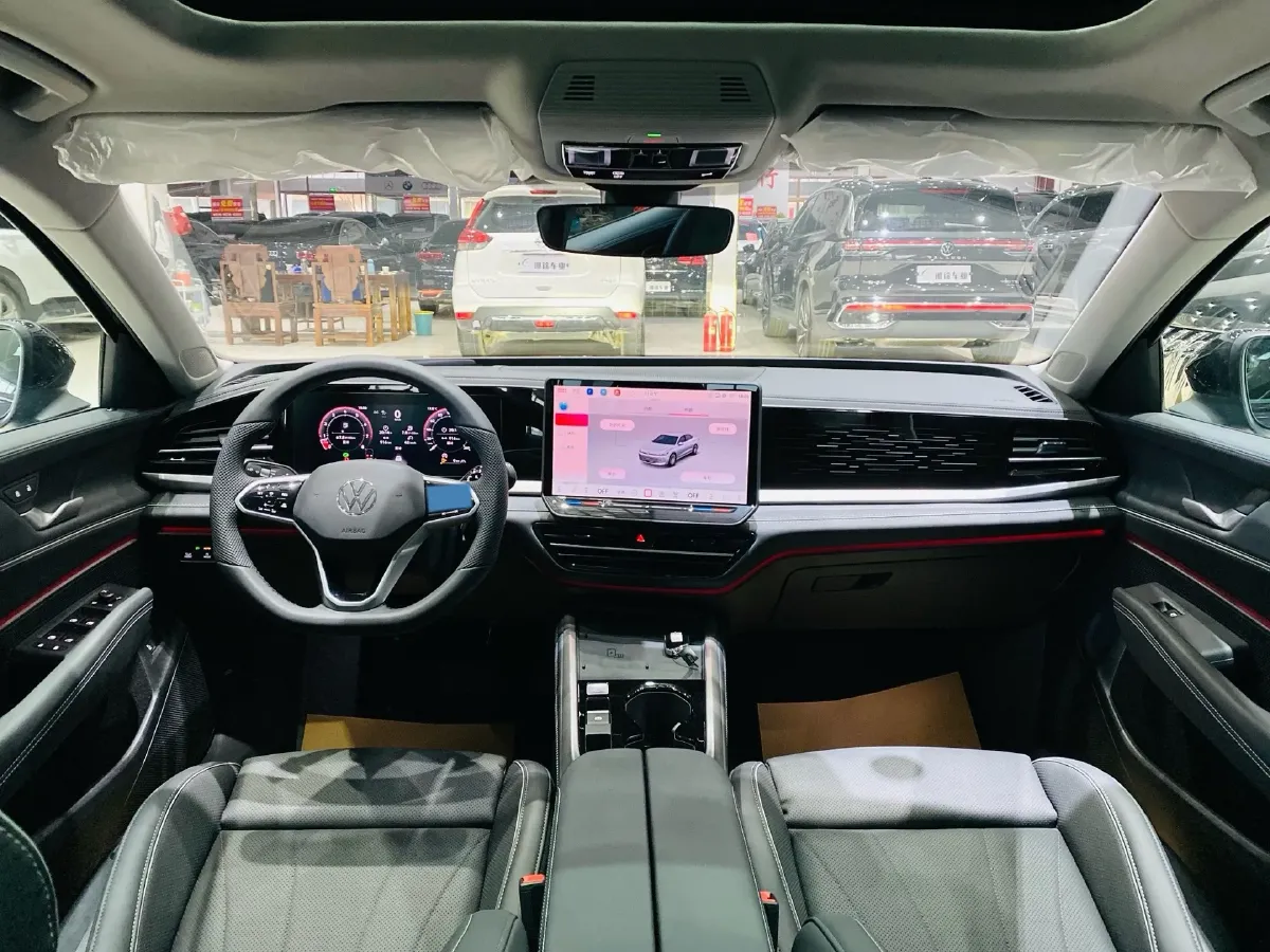 2025 Volkswagen Passat 2.0T 220HP L4 7DCT,autocango,china used car exporter,china ev exporter,chinese used car exporter,chinese used ev exporter