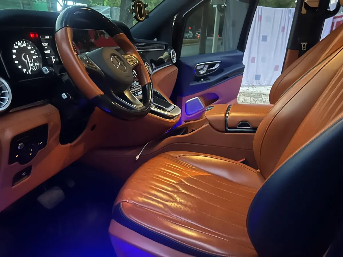 2023 Mercedes-Benz Vito 2.0T 211HP L4 9AT,autocango,china used car exporter,china ev exporter,chinese used car exporter,chinese used ev exporter