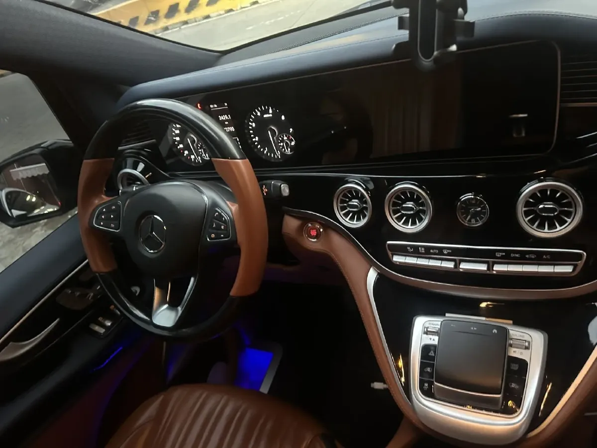 2023 Mercedes-Benz Vito 2.0T 211HP L4 9AT,autocango,china used car exporter,china ev exporter,chinese used car exporter,chinese used ev exporter