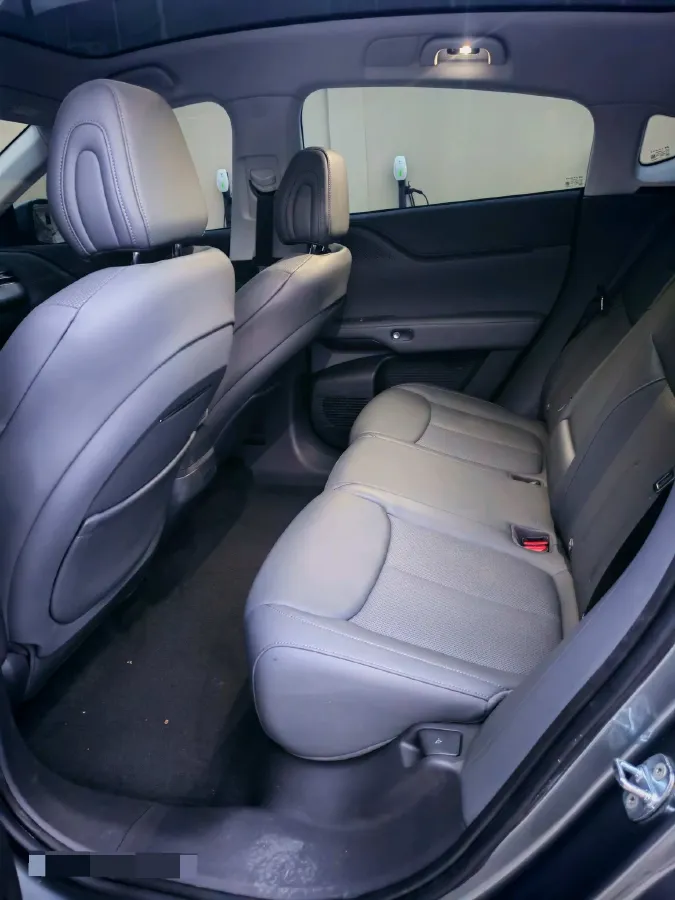 2025 Xpeng G6 BEV 68.5KWH,autocango,china used car exporter,china ev exporter,chinese used car exporter,chinese used ev exporter