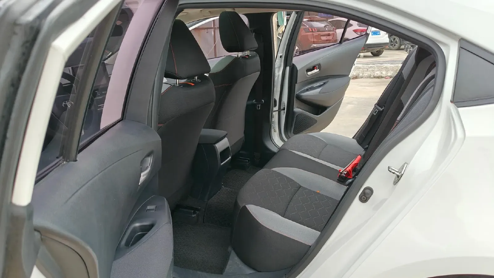 2021 Toyota Corolla 1.2T 116HP L4 CVT,autocango,china used car exporter,china ev exporter,chinese used car exporter,chinese used ev exporter