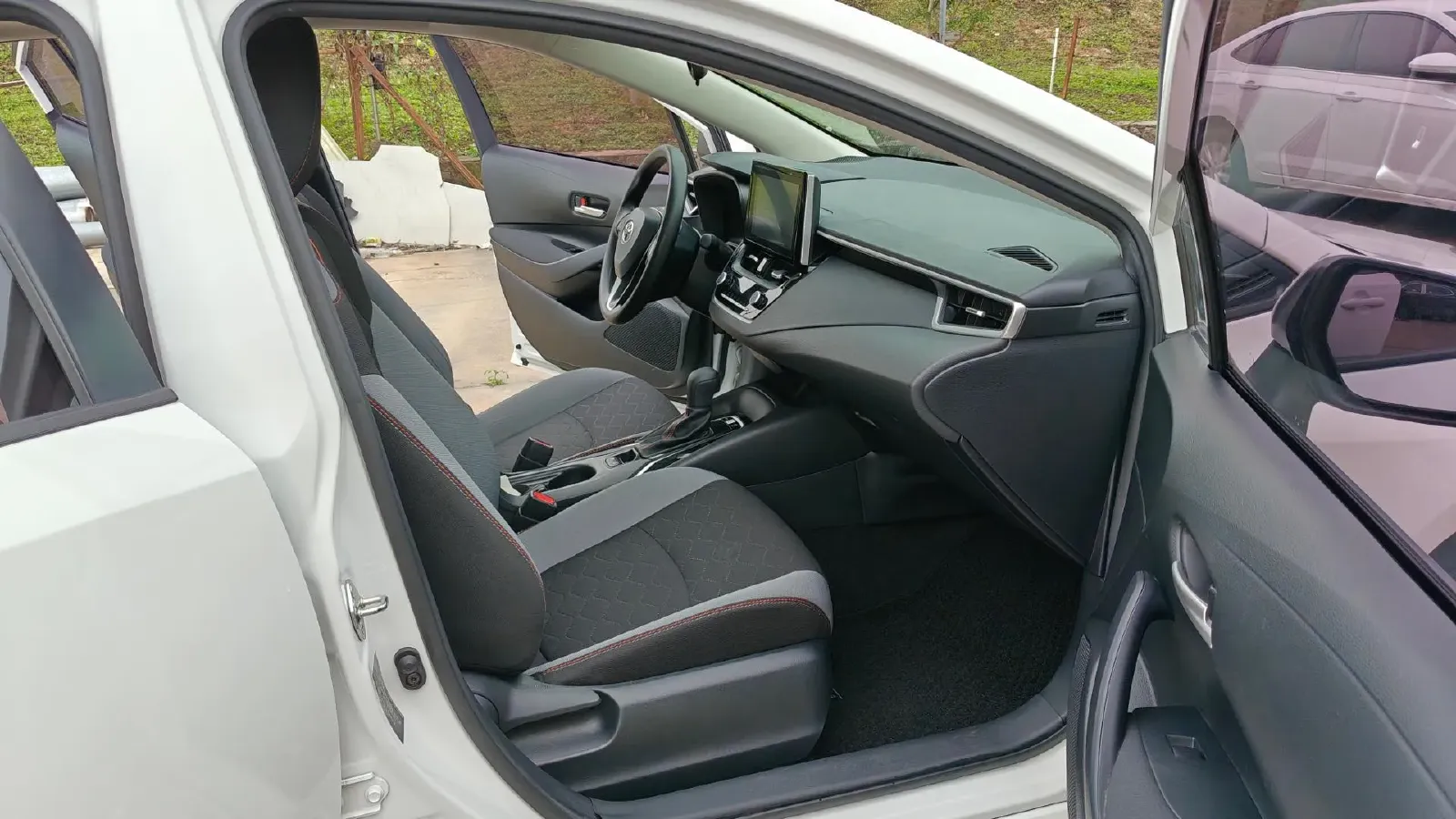 2021 Toyota Corolla 1.2T 116HP L4 CVT,autocango,china used car exporter,china ev exporter,chinese used car exporter,chinese used ev exporter