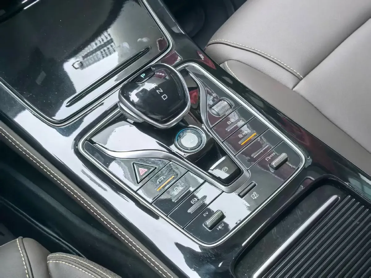 2022 Exceed LXC-DM 1.5T 156HP L4 3DHT PHEV 19.27KWH,autocango,china used car exporter,china ev exporter,chinese used car exporter,chinese used ev exporter