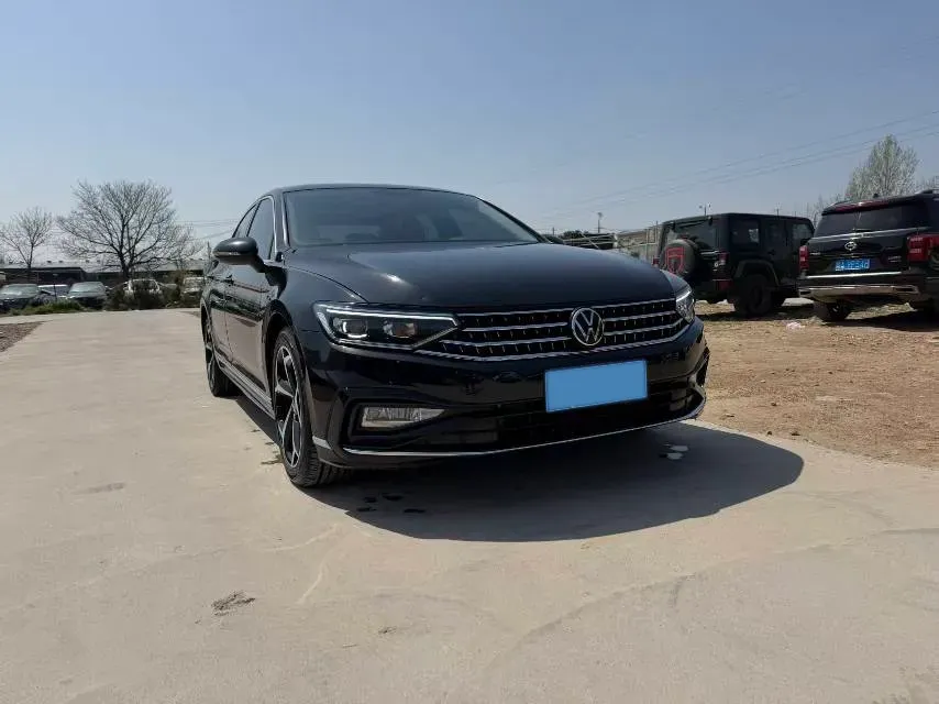 2023 Volkswagen Magotan 2.0T 186HP L4 7DCT,autocango,china used car exporter,china ev exporter,chinese used car exporter,chinese used ev exporter