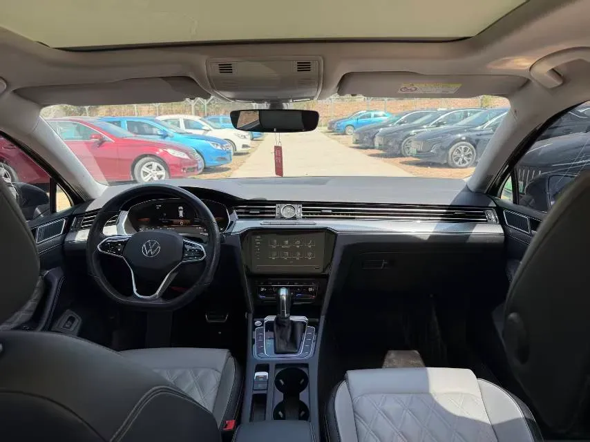 2023 Volkswagen Magotan 2.0T 186HP L4 7DCT,autocango,china used car exporter,china ev exporter,chinese used car exporter,chinese used ev exporter