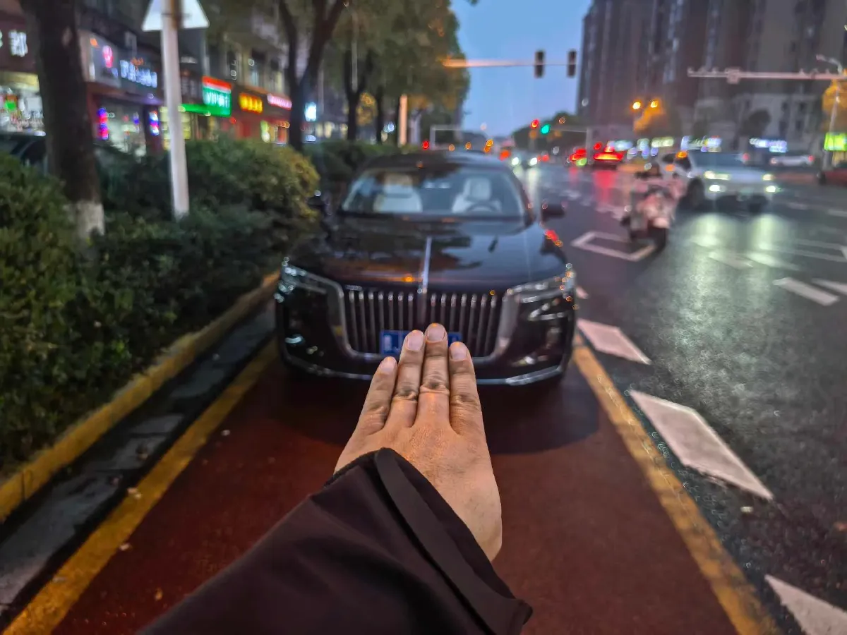 2020 HongQi H9 2.0T 252HP L4 7DCT,autocango,china used car exporter,china ev exporter,chinese used car exporter,chinese used ev exporter