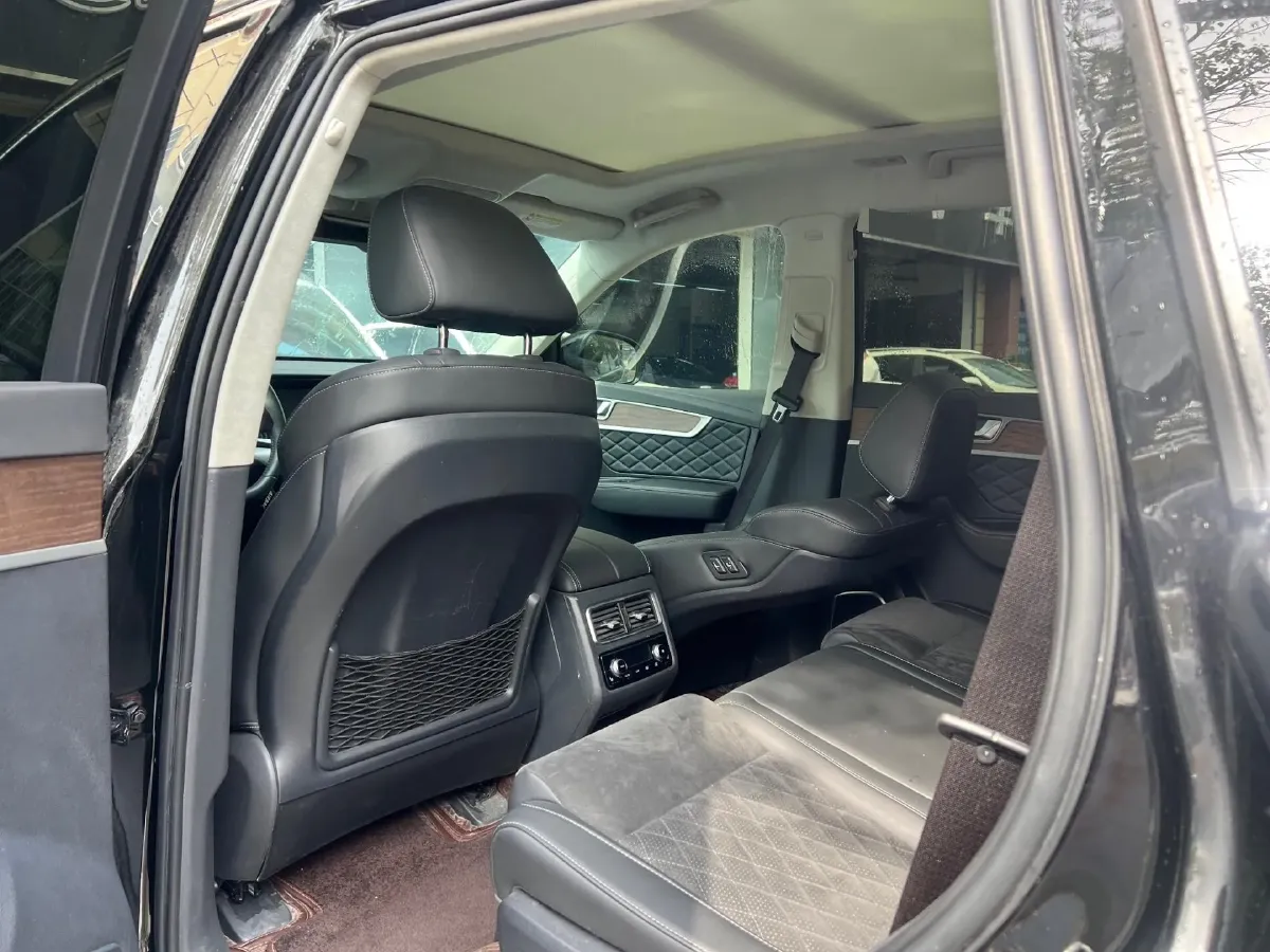 2022 HongQi HS7 2.0T 252HP L4 7DCT,autocango,china used car exporter,china ev exporter,chinese used car exporter,chinese used ev exporter