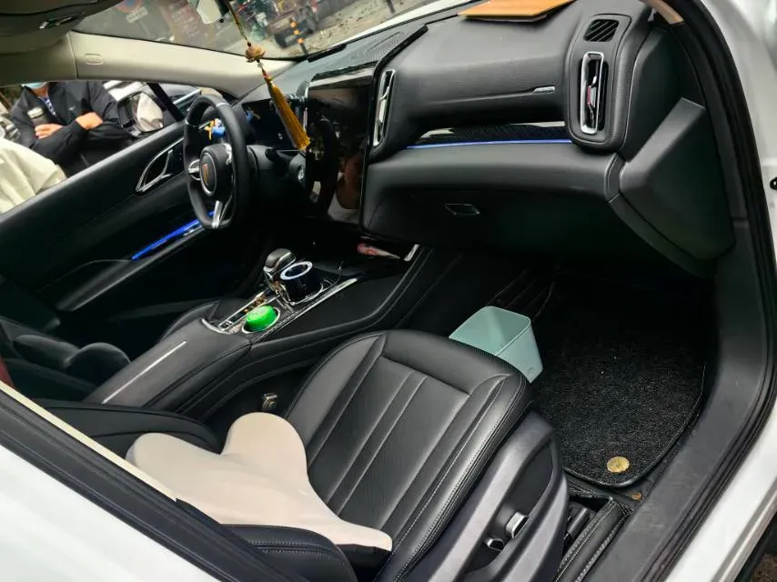 2023 HongQi HS3 1.5T 169HP L4 7DCT,autocango,china used car exporter,china ev exporter,chinese used car exporter,chinese used ev exporter