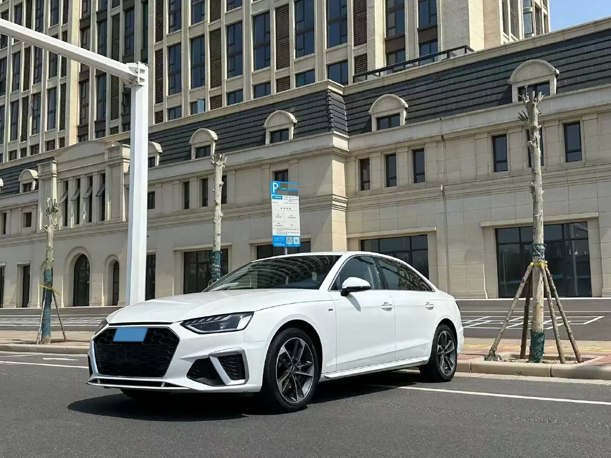 2023 Audi A4L 2.0T 190HP L4 7DCT,autocango,china used car exporter,china ev exporter,chinese used car exporter,chinese used ev exporter
