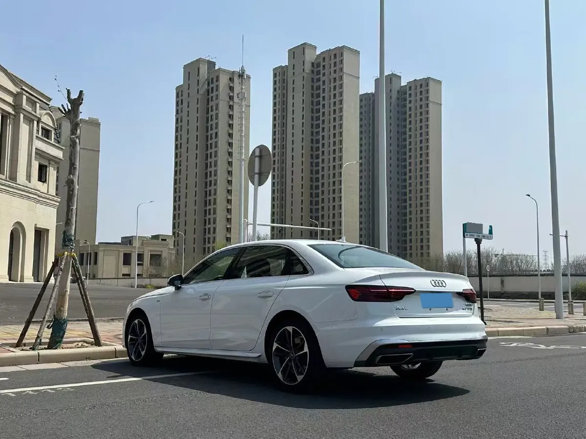 2023 Audi A4L 2.0T 190HP L4 7DCT,autocango,china used car exporter,china ev exporter,chinese used car exporter,chinese used ev exporter