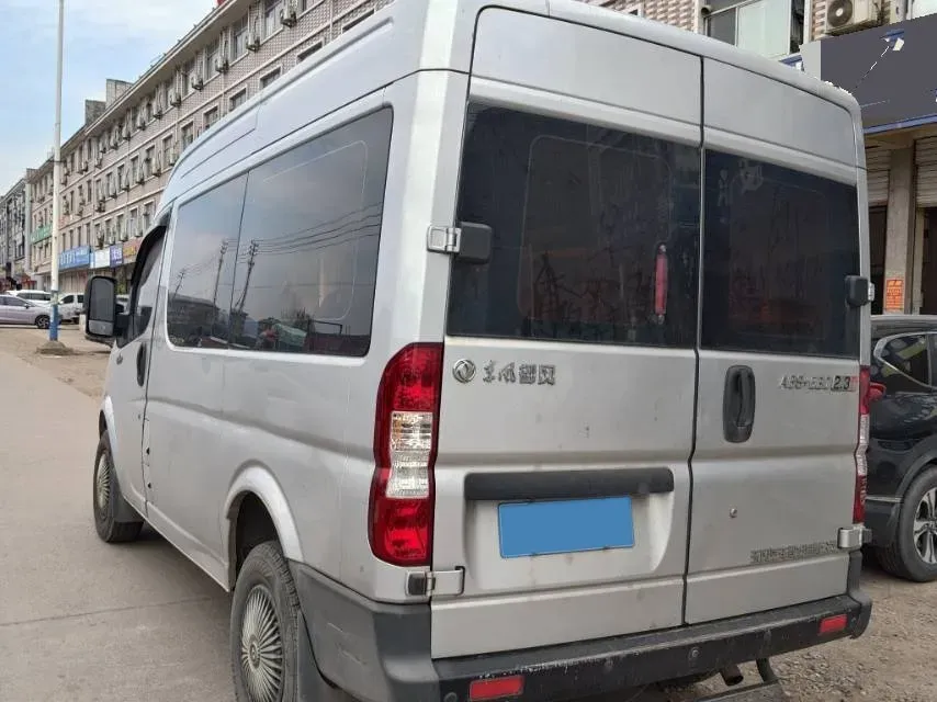 2019 MAXUS XinTu V80 2.5T 136HP L4 6MT,autocango,china used car exporter,china ev exporter,chinese used car exporter,chinese used ev exporter