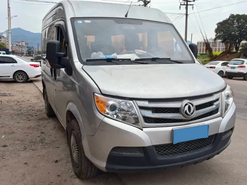 2019 MAXUS XinTu V80 2.5T 136HP L4 6MT,autocango,china used car exporter,china ev exporter,chinese used car exporter,chinese used ev exporter
