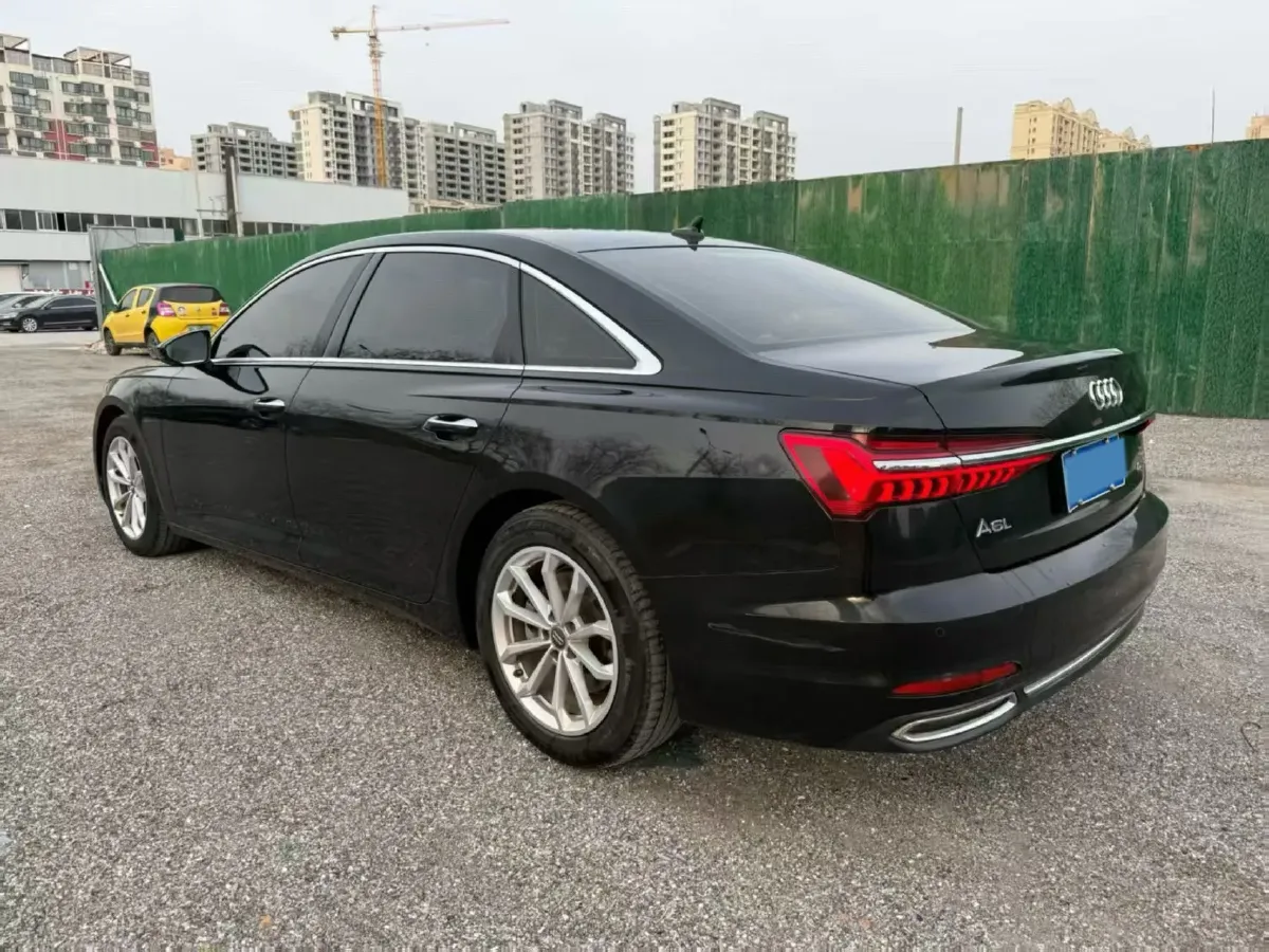 2021 Audi A6L 2.0T 190HP L4 7DCT,autocango,china used car exporter,china ev exporter,chinese used car exporter,chinese used ev exporter